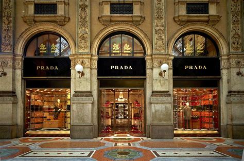 prada cerca personale